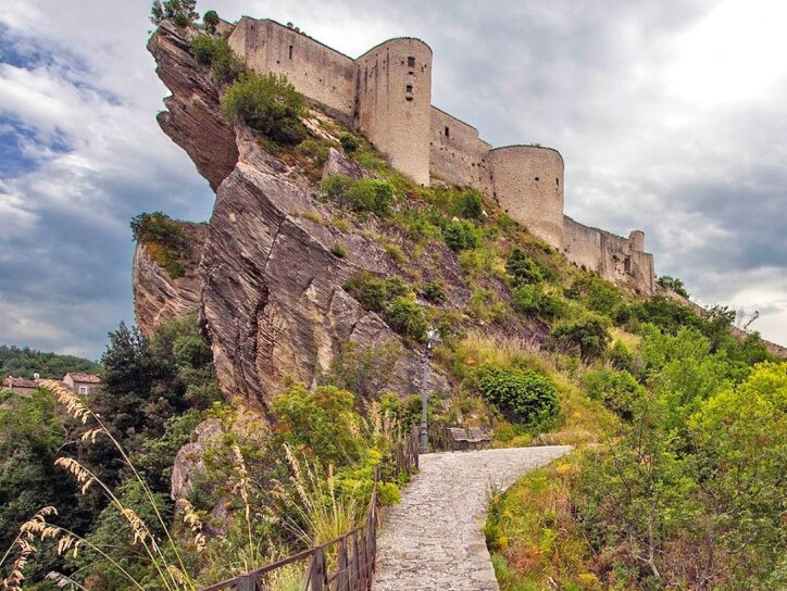The Castle of Roccascalegna - Roccascalegna | Secret World Trip Planner