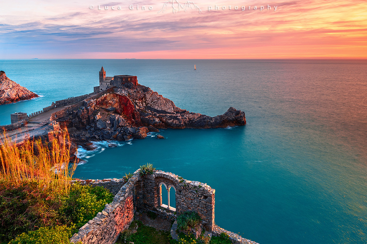 Die Kirche St. Peter in Portovenere - Portovenere | Secret World Trip Planner