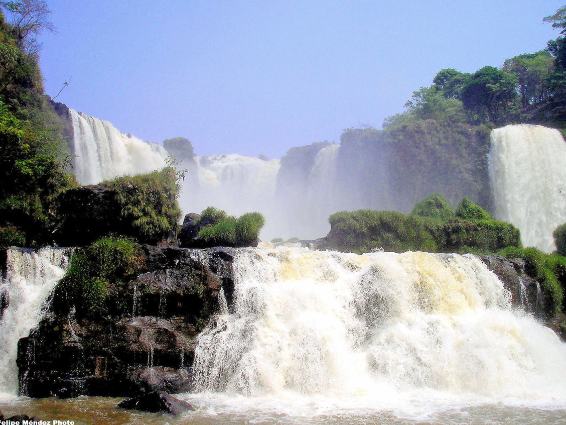 Montagsfälle: beeindruckende Wasserfälle in Paraguay — Presidente Franco