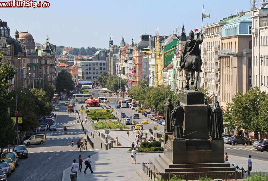 Wenceslas Square in Praha — 110 00 Praga 1