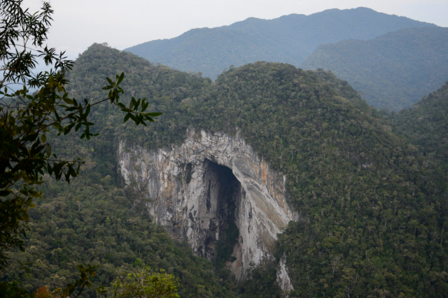 Die Höhle Casa de Pedra: Brasiliens monumentales Naturwunder — Ribeirão Grande - SP
