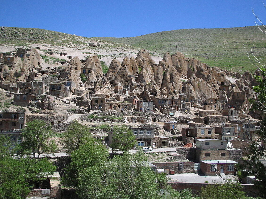 Kandovan, 700 Jahre alte in den Fels gehauene Häuser — Kandovan