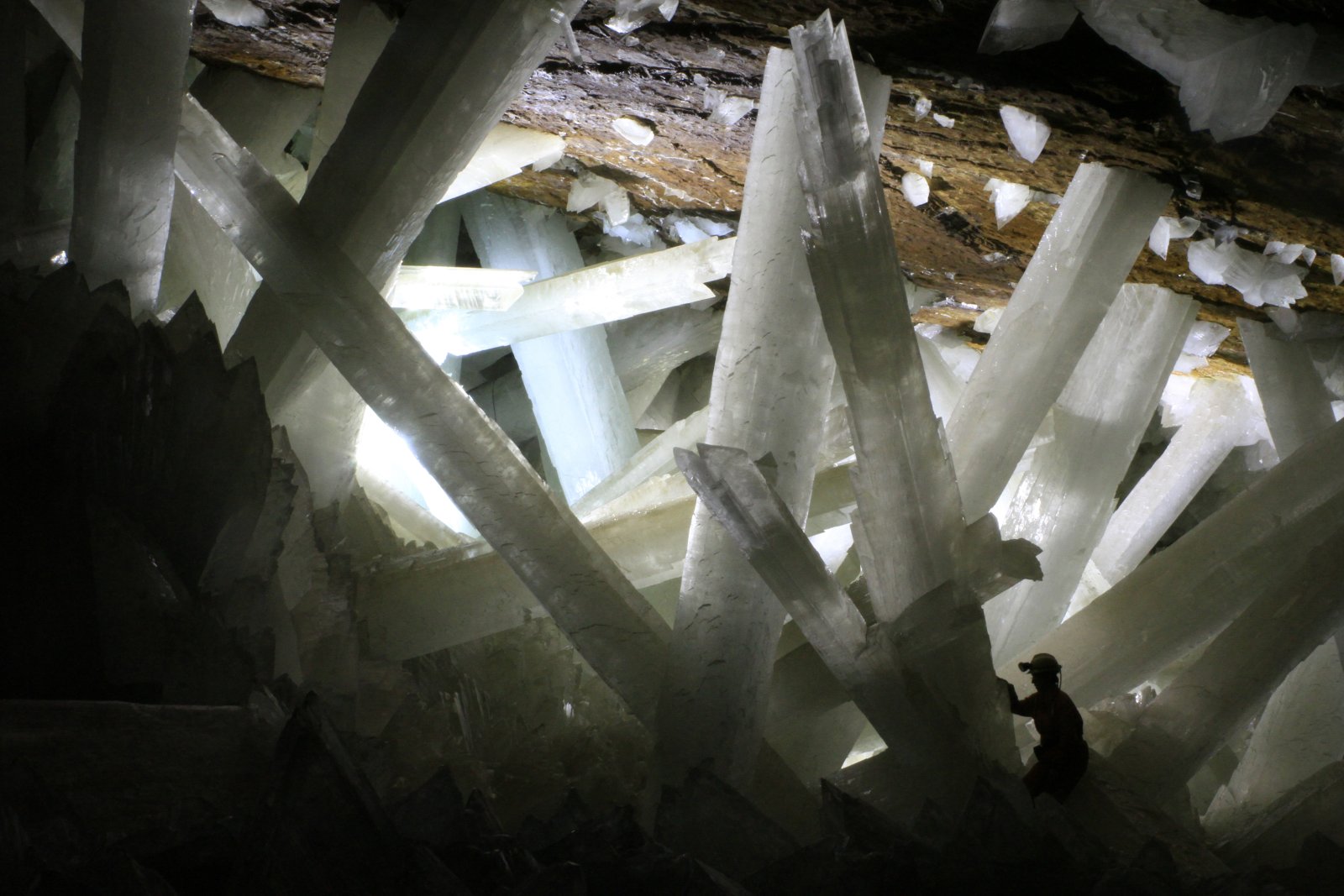 Cave of the Crystals or Giant Crystal Cave (Spanish: Cueva de los Cristales) - Naica | Secret World Trip Planner