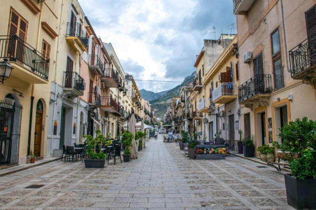 Castellammare del Golfo : Un amphithéâtre au bord de la mer - Castellammare del Golfo | Secret World Trip Planner