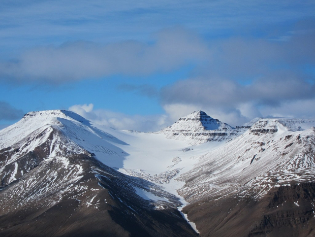 Wanderung zum Berg Sulur - Súlur | Secret World Trip Planner