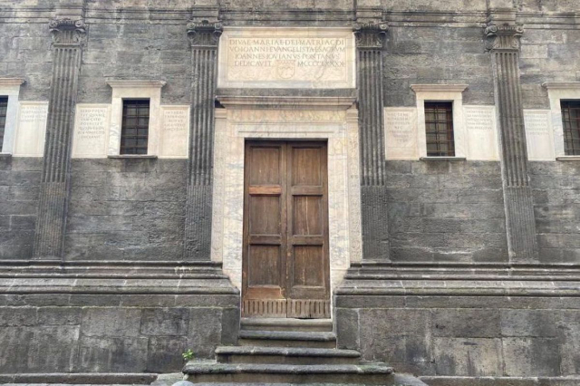 皮特拉桑塔圣玛丽亚教堂 - Napoli | Secret World Trip Planner