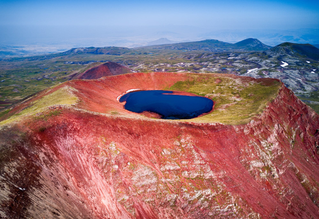 Picco Azhdahak: Dove convergono antiche leggende e bellezza vulcanica — Azhdahak Mountain