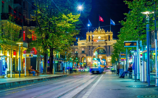 Bahnhofstrasse - Zürich | Secret World Trip Planner