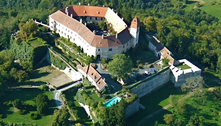 Bernstein Castle   - Bernstein | Secret World Trip Planner