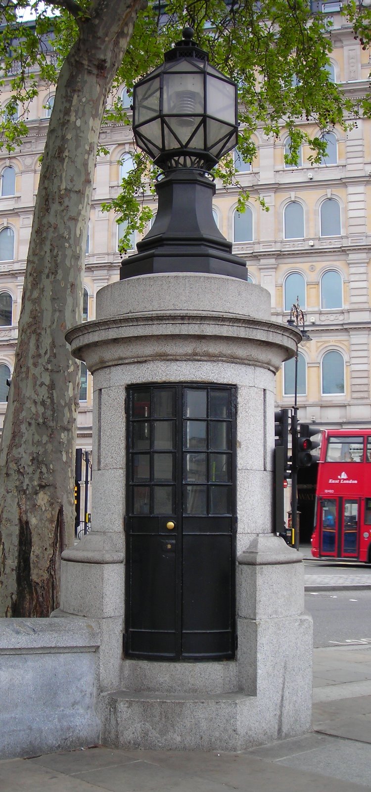 The Smallest Police Station in the UK — Londra