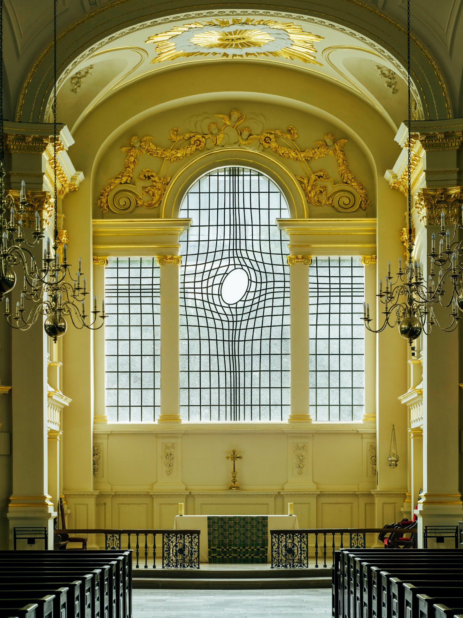 Ostfenster bei der Kirche St. Martin — Londra