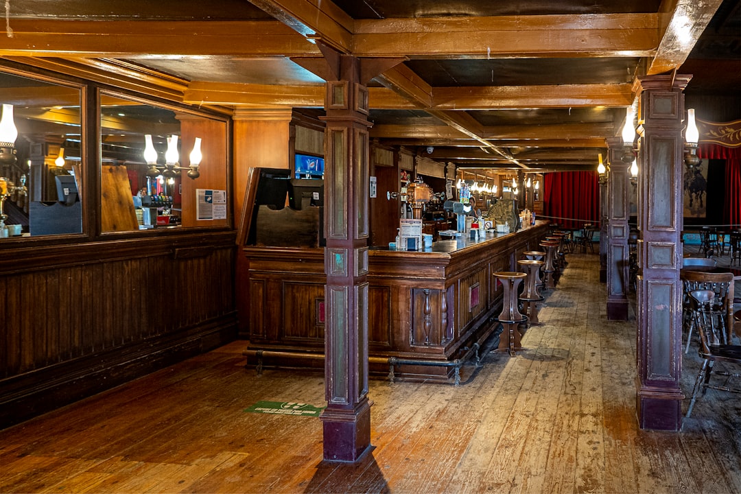 The old  Sherlock Holmes Pub has a peculiar secret upstairs: a recreation of the - Londra | Secret World Trip Planner