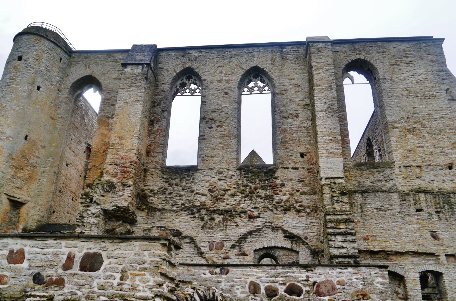 Tallinn: Kloster Pirita (Pirita-Kloster) - Tallinn | Secret World Trip Planner