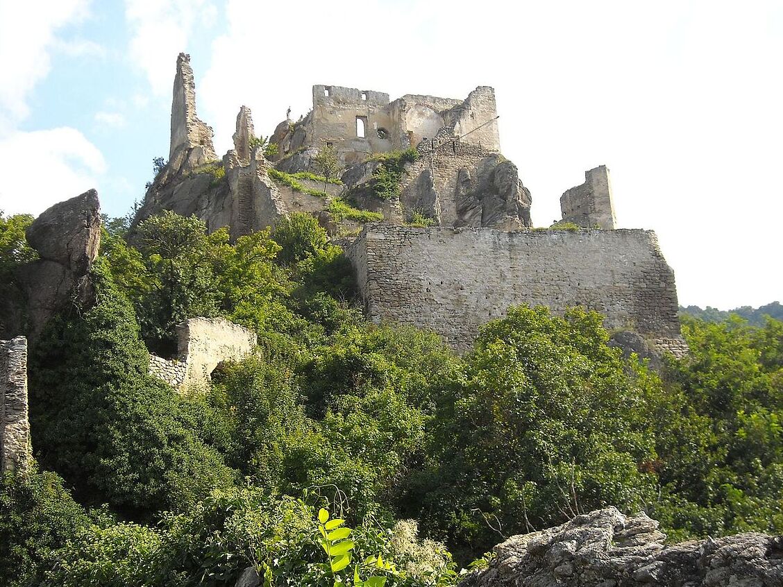 The city of Dürnstein and The Dürnstein Castle ruins — Dürnstein