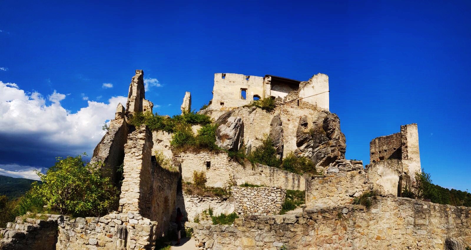 The city of Dürnstein and The Dürnstein Castle ruins - Dürnstein | Secret World Trip Planner