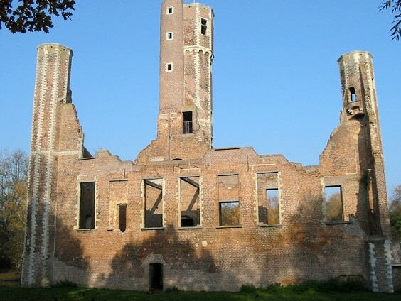 Elst castle ruins in Duffel — Duffel