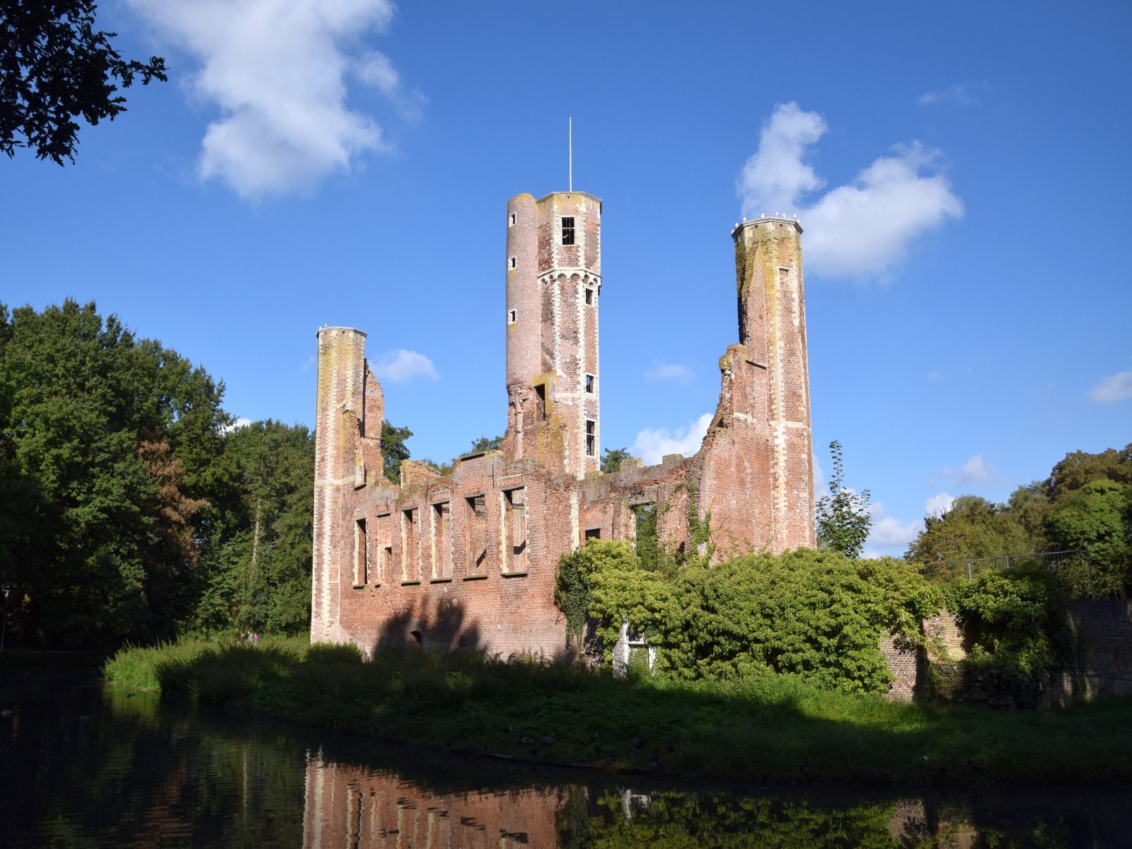 Elst castle ruins in Duffel - Duffel | Secret World Trip Planner