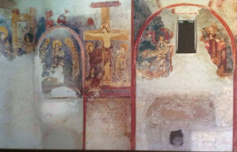 Criostail de Epiphanius - Castel San Vincenzo | Secret World Trip Planner