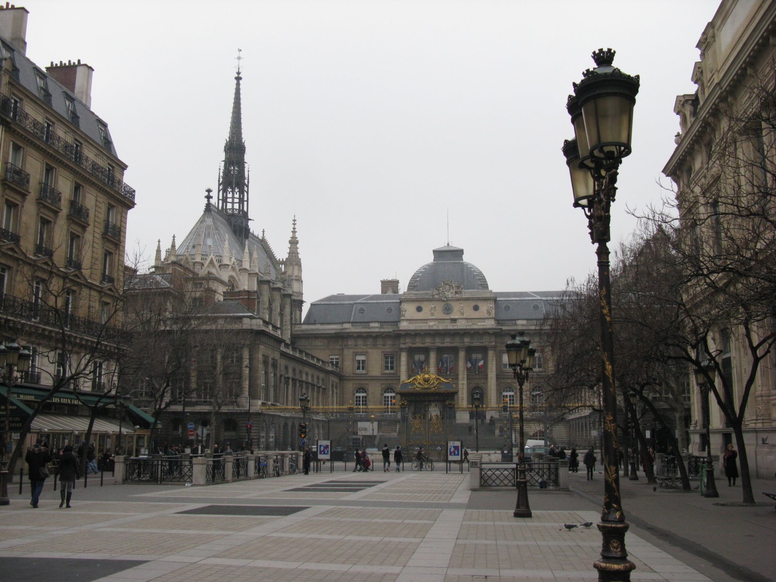 Ile de la cité one of the most romantic places in France - Parigi | Secret World Trip Planner