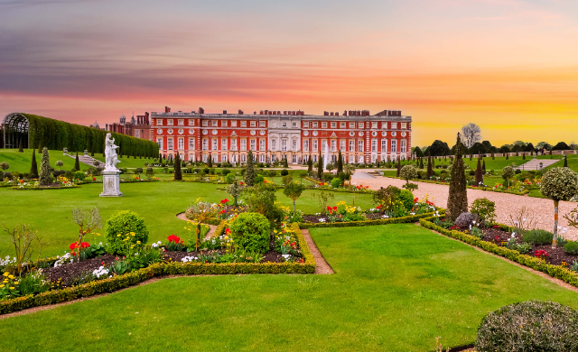 Hampton Court — Molesey