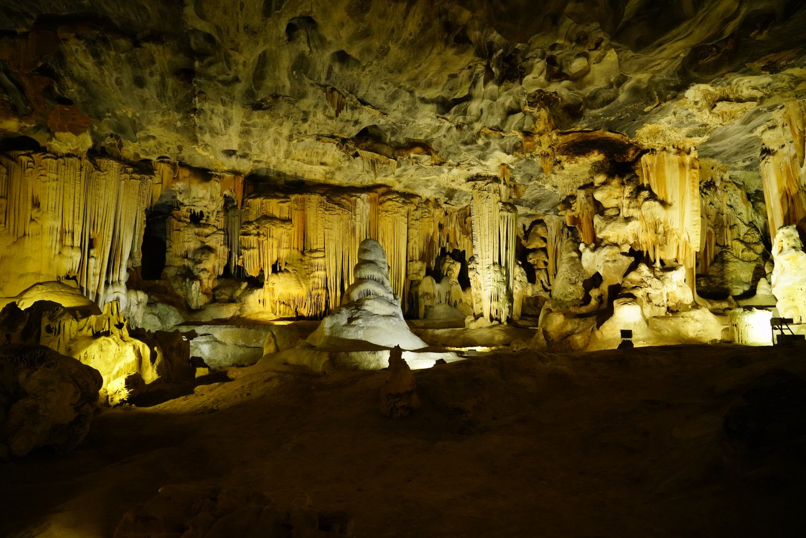 Cango Caves,the largest cave system in Africa - Oudtshoorn | Secret World Trip Planner