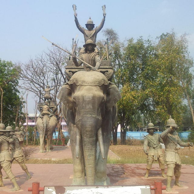 Der Elefantenkraal von Ayutthaya — Suan Plik