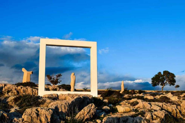 Skulpturenpark Ayia Napa: Eine harmonische Mischung aus Kunst und Natur — Ayia Napa