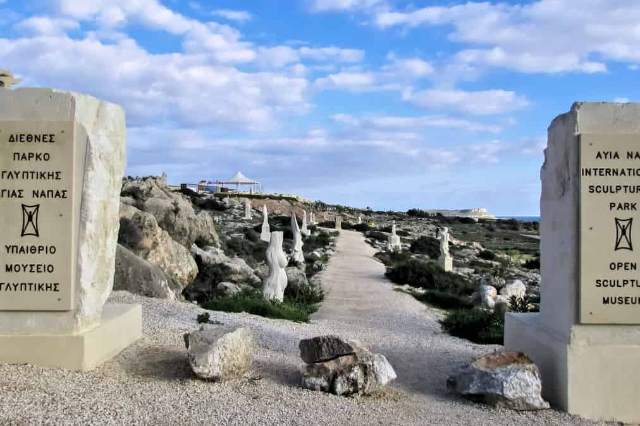 Skulpturenpark Ayia Napa: Eine harmonische Mischung aus Kunst und Natur - Ayia Napa | Secret World Trip Planner
