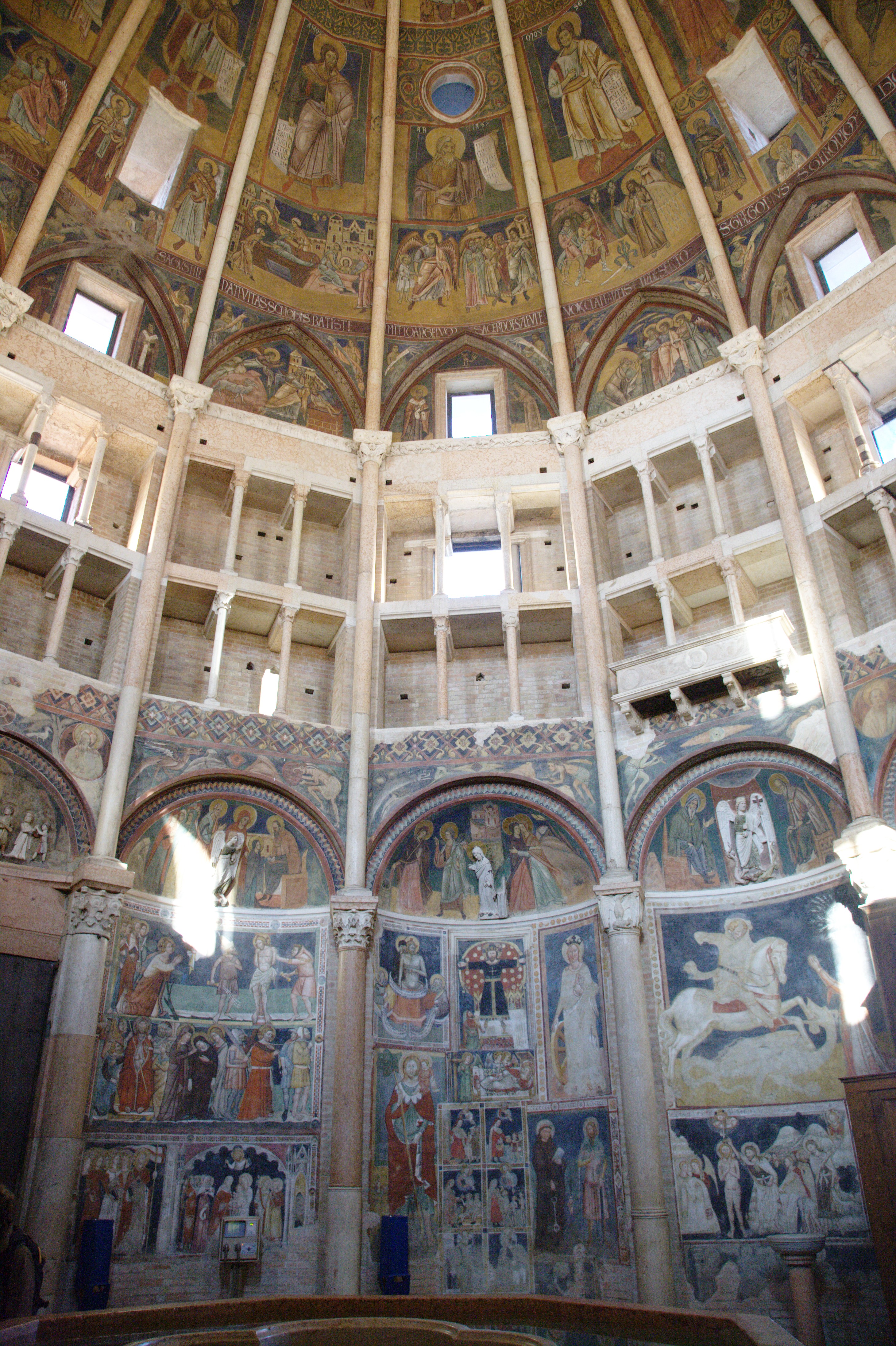 Parmos baptisterija - Parma | Secret World Trip Planner