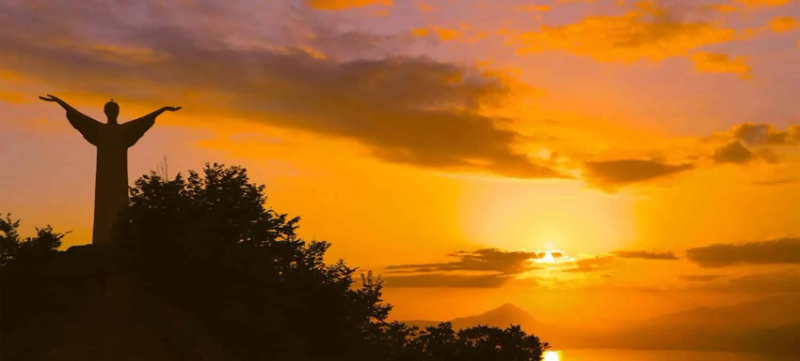 Kristur frá Maratea - Statua del Cristo Redentore | Secret World Trip Planner