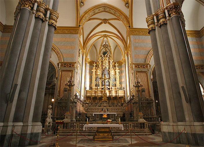 Kościół San Domenico Maggiore - Napoli | Secret World Trip Planner