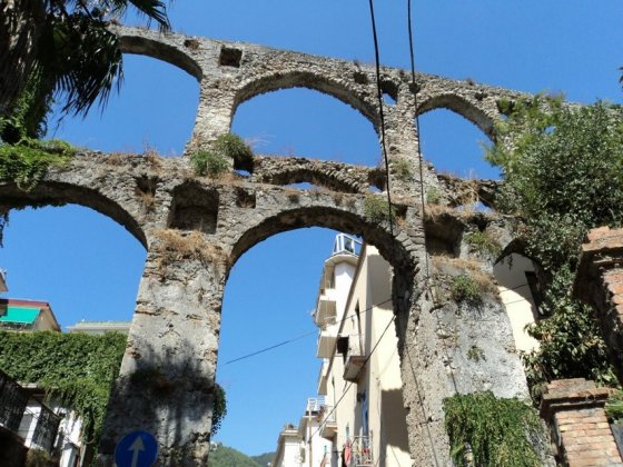 Stredoveký Akvadukt - Salerno | Secret World Trip Planner