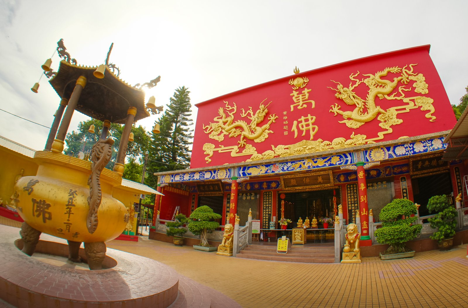 Das Zehntausend-Buddhas-Kloster (Man Fat Tsz) - Lots 358-359 | Secret World Trip Planner