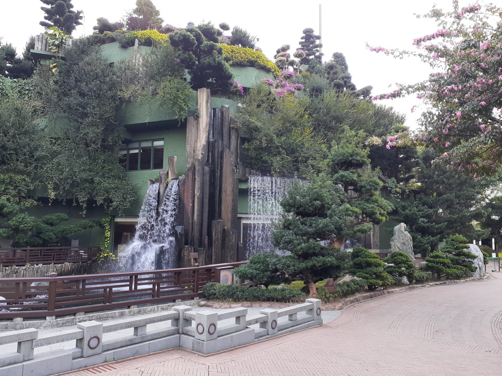 Hong Kong: Nan Lian Garden - 60 Fung Tak Rd | Secret World Trip Planner