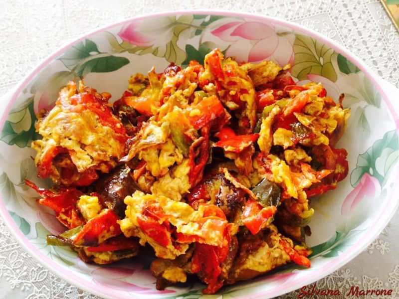 Pipindune, Eier und abruzzesische Paprika — Vasto