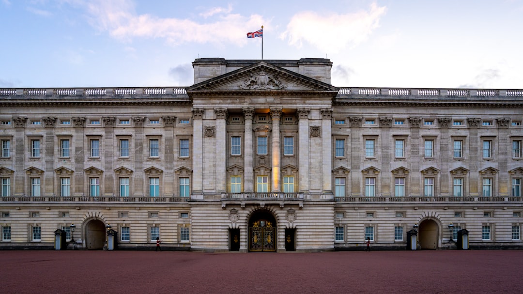Discovering Buckingham Palace: Art and Architecture - Londra SW1A 1AA | Secret World Trip Planner