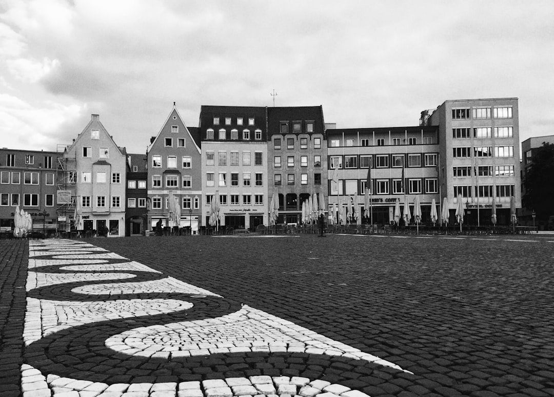 Secret World Rezension 2026 in Augsburg: Der beste AI Trip Planner - Augsburg | Secret World Trip Planner