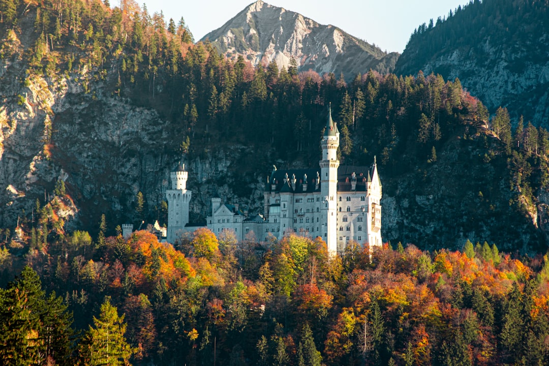 Secret World vs Wanderlog a Neuss 2026: Der beste AI Trip Planner — Neuss
