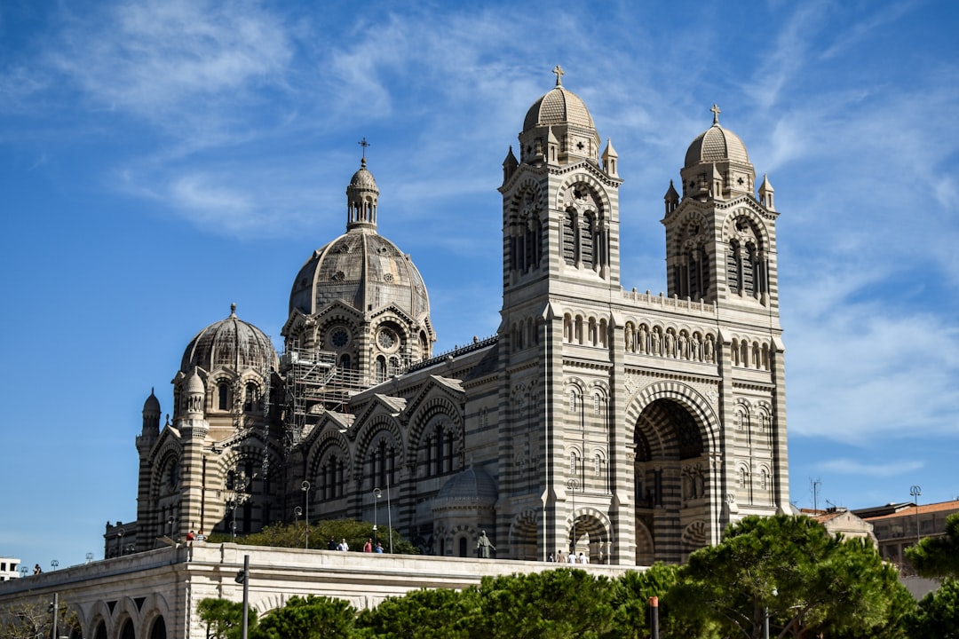 Top 5 Travel Apps in Marseille 2026: Discover Secret World - Marseille | Secret World Trip Planner