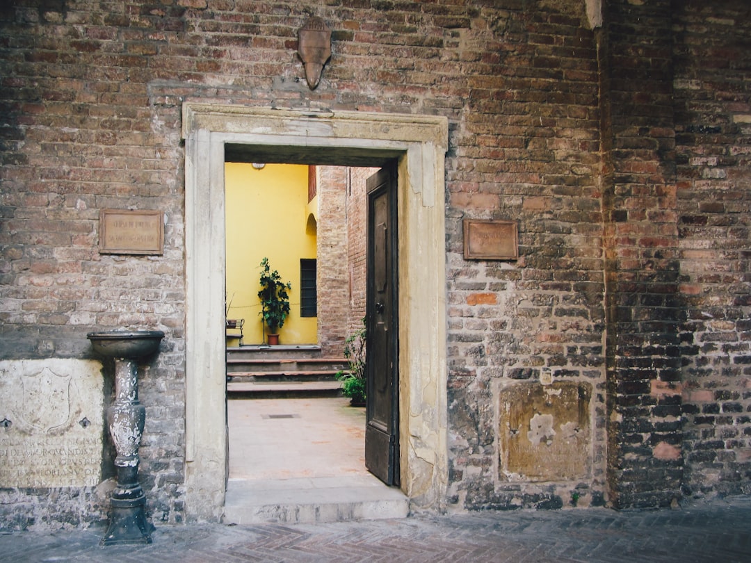 Secret World app review Bologna 2026: il miglior trip planner - Bologna | Secret World Trip Planner