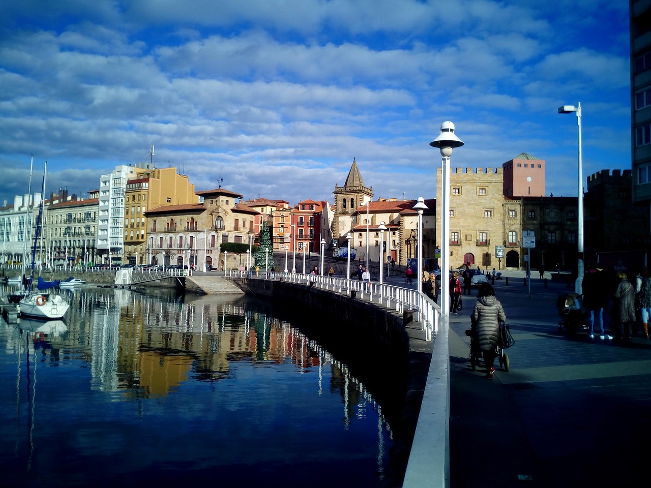 Top AI travel apps Gijón 2026: La scelta migliore per i viaggiatori - Gijón | Secret World Trip Planner