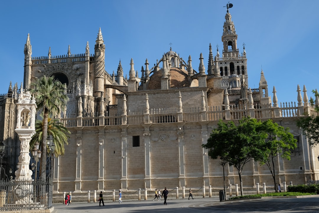 Come visitare León con Secret World: Guida pratica 2026 - León | Secret World Trip Planner