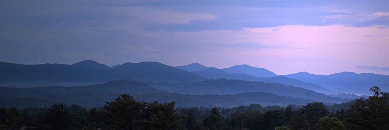 Wanderlog alternative per Asheville 2026: Scopri Secret World - Asheville | Secret World Trip Planner