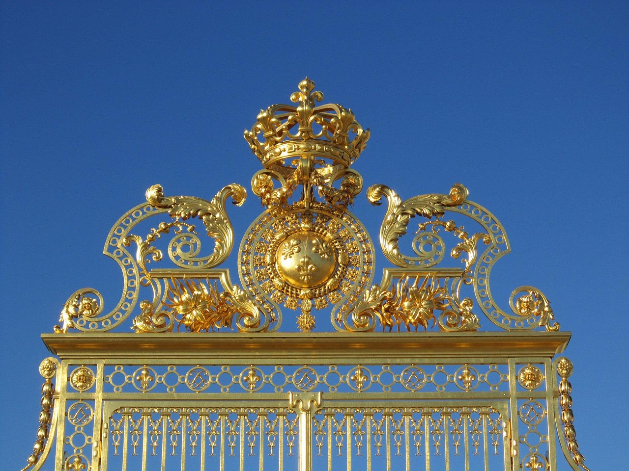 Best Travel Apps for Versailles 2026: Top 5 to Use - Versailles | Secret World Trip Planner