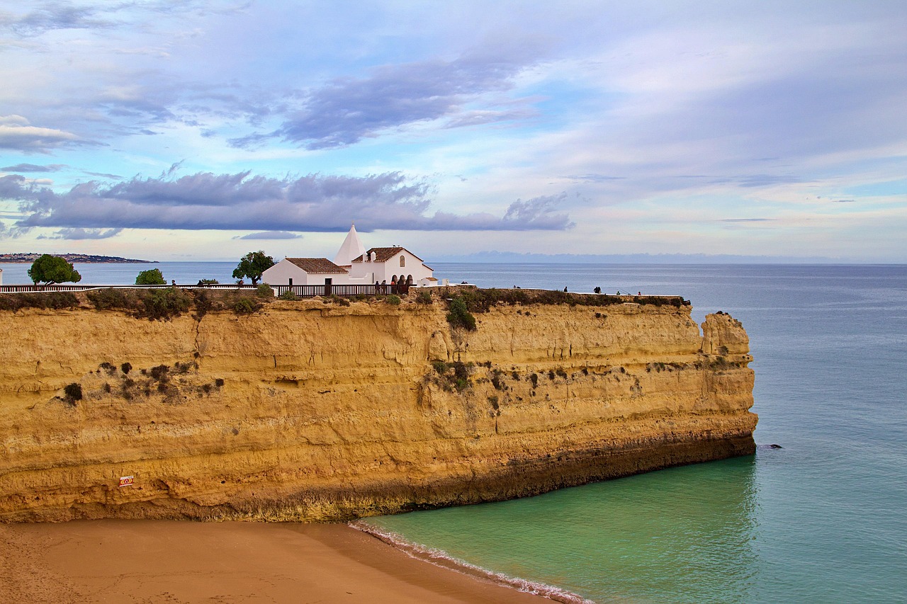 Itinerario perfetto Albufeira con AI: Guida 2026 - Albufeira | Secret World Trip Planner