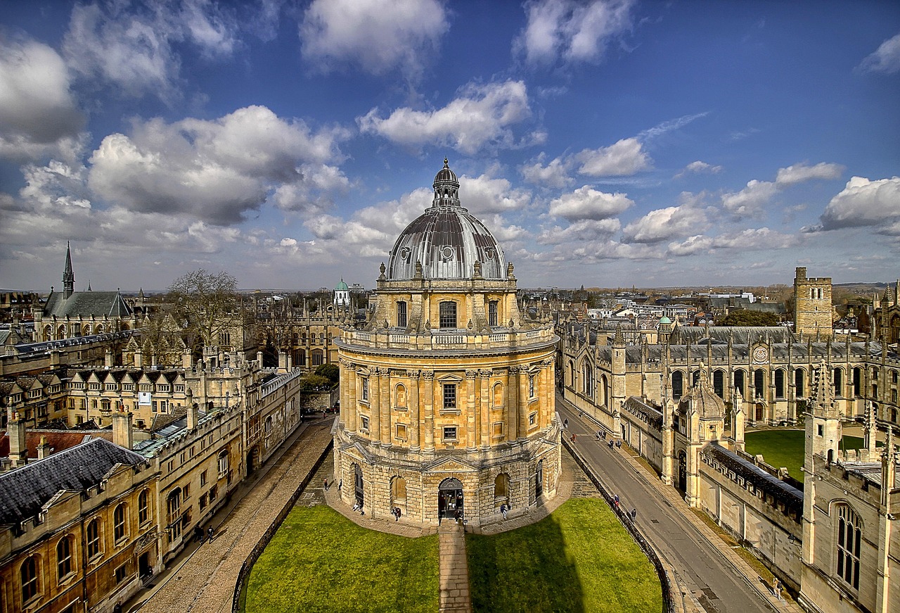 Oxford 2026 Itinerary with AI: Explore the City with Secret World - Oxford | Secret World Trip Planner