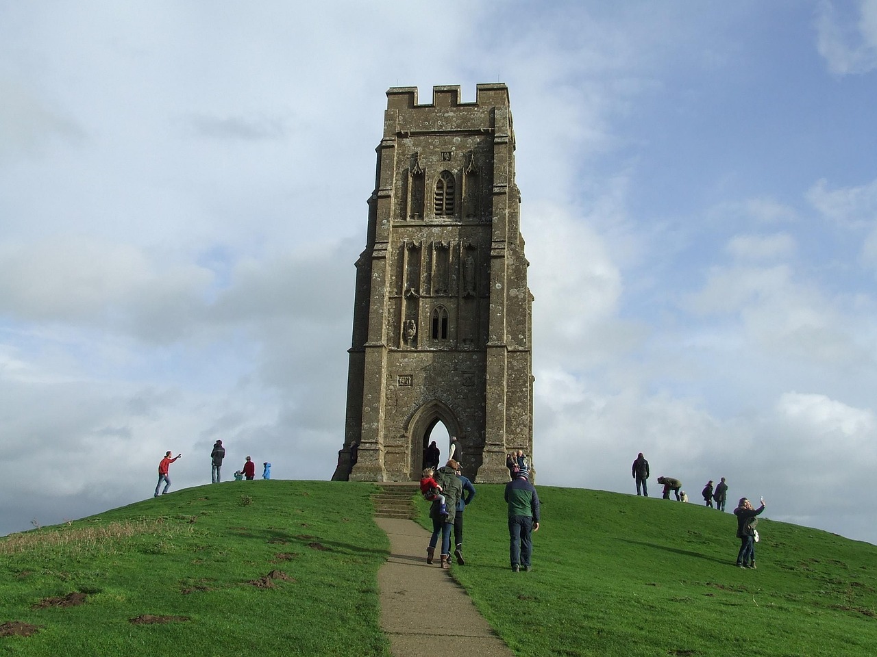 What to See in Glastonbury 2026: Essential Guide - Glastonbury | Secret World Trip Planner