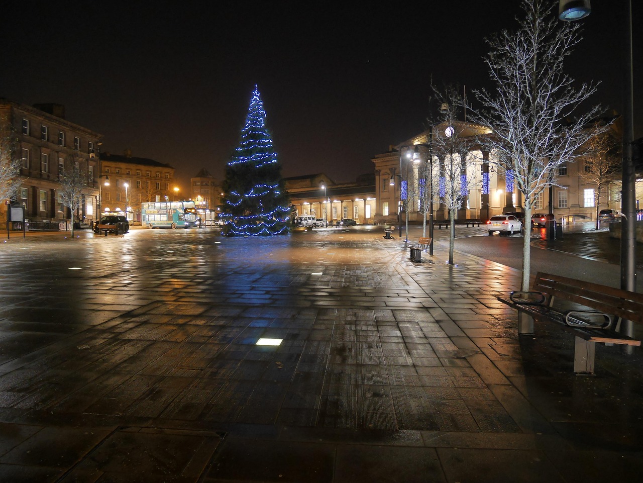Weekend in Huddersfield with Secret World: The Ideal Guide — Huddersfield