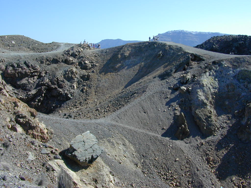 Santorini Caldera: Stunning Views of the Aegean Sea - Caldera di Santorini | Secret World Trip Planner