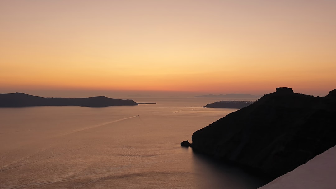 Tramonti da Sogno a Santorini: L'Incanto di Oía - Nik. Nomikou | Secret World Trip Planner